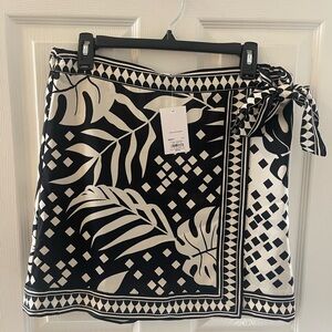 Nine West Monochrome Leaf Print Swim Sarong